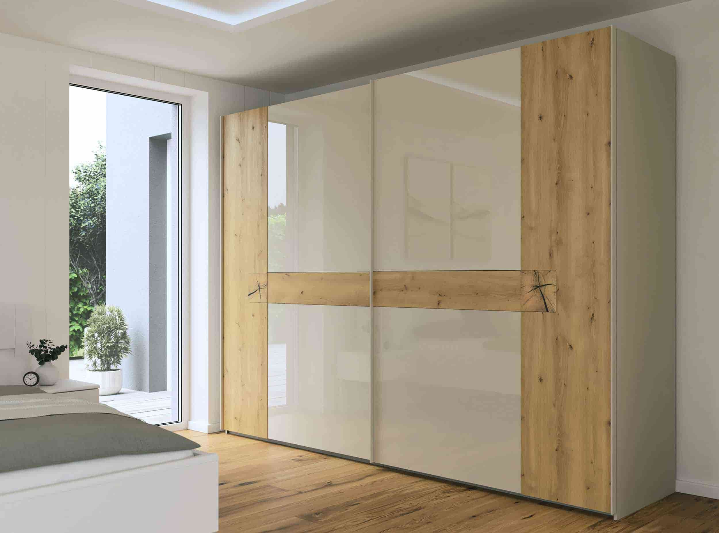 Rauch Maui Schwebetürenschrank Glasfront mit Massivholz