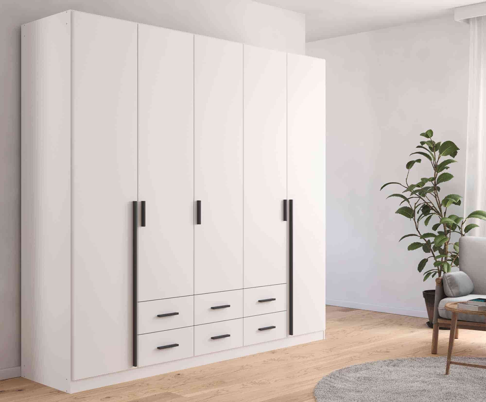Rauch Livaro Kleiderschrank weiß mit Schubladen